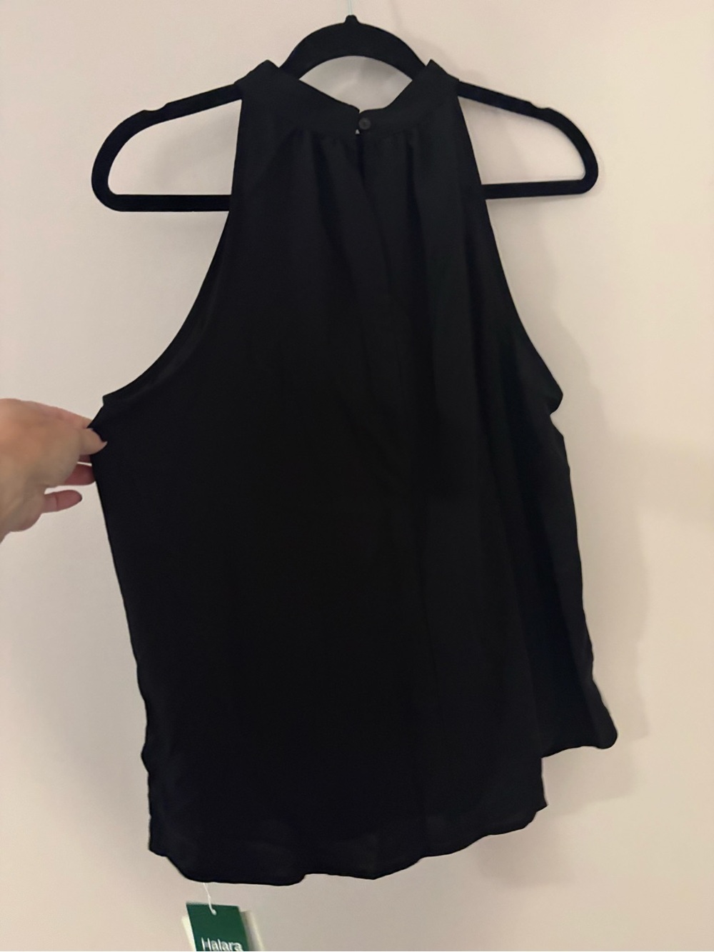 Halara Sleeveless High Neck Blouse Top NWT Size L Black Flowy Workwear - Picture 3 of 5